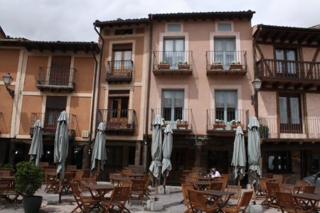 Hotel Ayllón