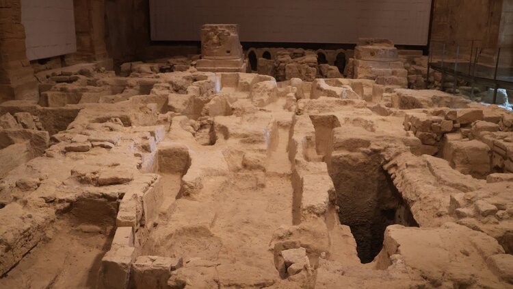 interior iglesia abacial