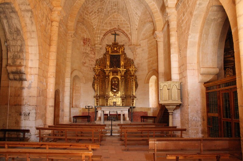 Altar y naves laterales ermita San BartolomÃ©