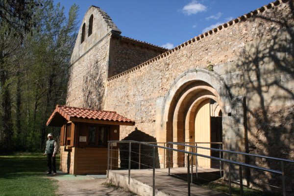 Entrada a la Iglesia del Monasterio de San Juan de Duero, en Soria.