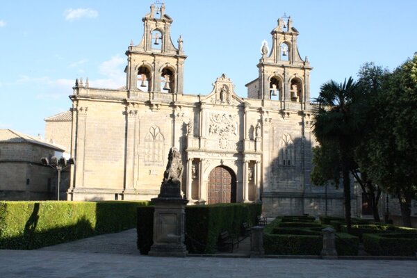 Fachada principal Basilica de Santa Maria de los Reales AlcÃ¡zares de Ubeda