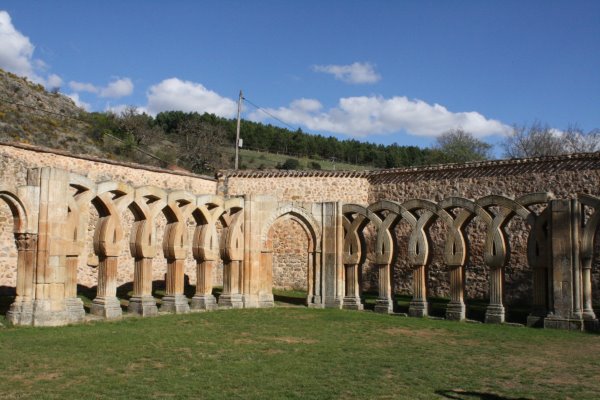 Claustros del Monasterio de San Juan de Duero en Soria