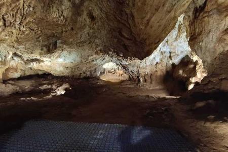 Cueva Peña Arias Montano