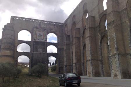 Parte del acueducto de camino al cementerio. Parte del acueducto de camino al cementerio.