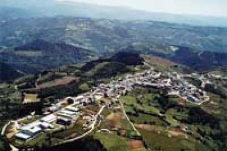 A Fonsagrada, vista aerea. A Fonsagrada, vista aerea.