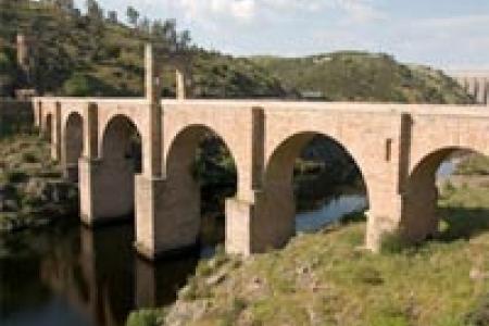 El Puente Romano de Alcántara. El Puente Romano de Alcántara.
