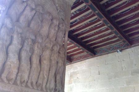 Detalle de Bajorrelieve Claustro del Monasterio.