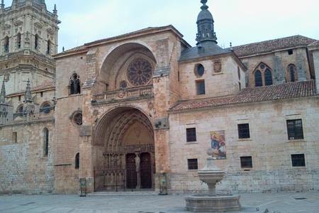 Fachada Catedral de El Burgo de Osma. Fachada Catedral de El Burgo de Osma.