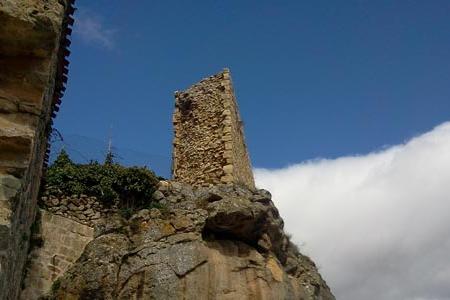 Detalle del doble muro de las murallas.