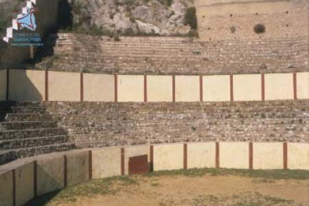 Plaza de Toros (Carratraca), excavada en la tierra