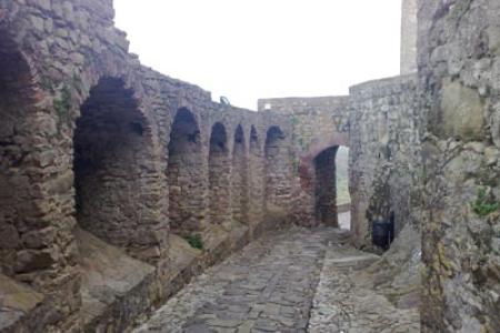Entrada al Castillo Fortaleza de Castellar Viejo