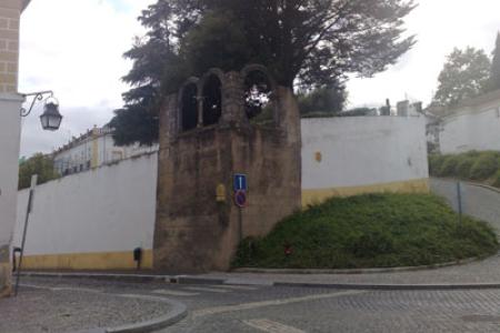 Castelo Velho, fachada anterior. Castelo Velho, fachada anterior.