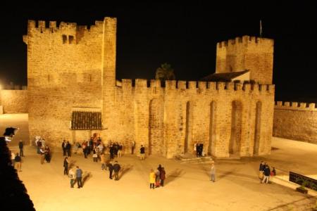 Castillo de Lopera desde la muralla. Castillo de Lopera desde la muralla.
