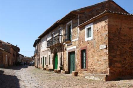 Calles de Castrillo de los Polvazares.
