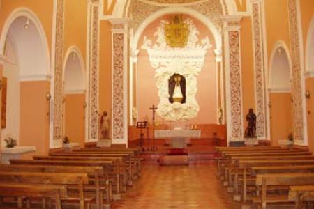 Interior de la ermita Virgen de la Sabina