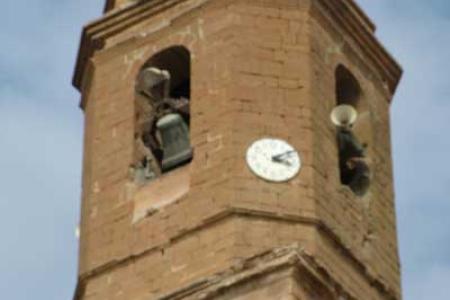 Detalle de la torre de la Iglesia de Grañén