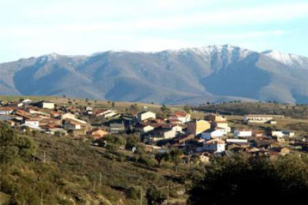 Vistas generales del pueblo de La Atalaya. Vistas generales del pueblo de La Atalaya.