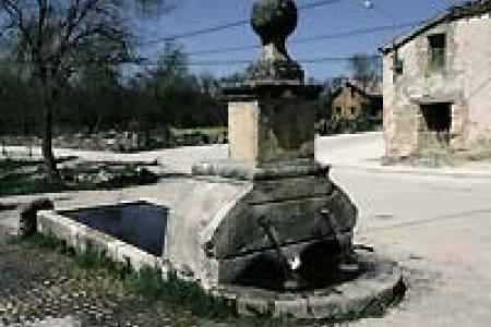 Fuente caño y abrevadero de Cañicosa