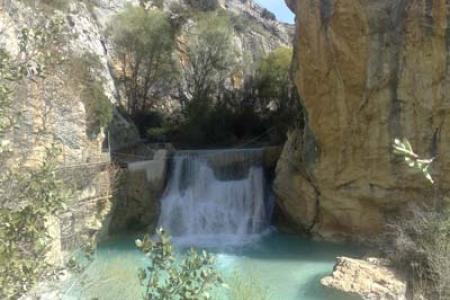 Sendero de las pasarelas del Río Vero en Alquézar.