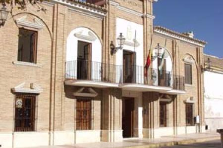 Fachada del Ayuntamiento de Sierra de Yeguas.