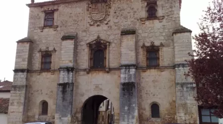 Puerta de Covarrubias