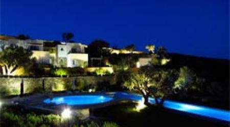 Kamaroti Suites Hotel